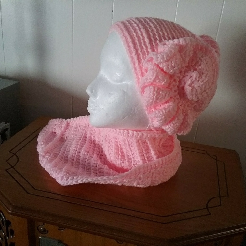 Hat And Infinity Neckwarmew Set - image 2